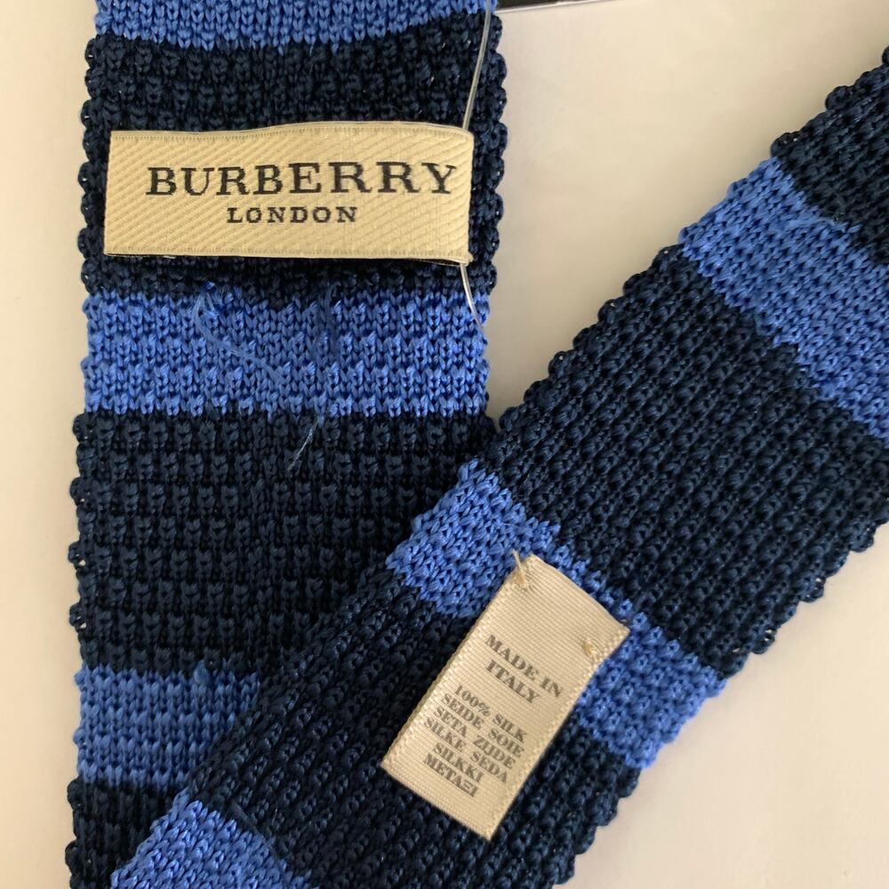 BURBERRY Navy Blue Knit Silk Tie - Picture 2 of 3